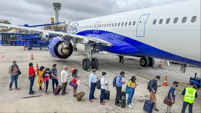 akasa air introduces fuel surcharge on flight tickets